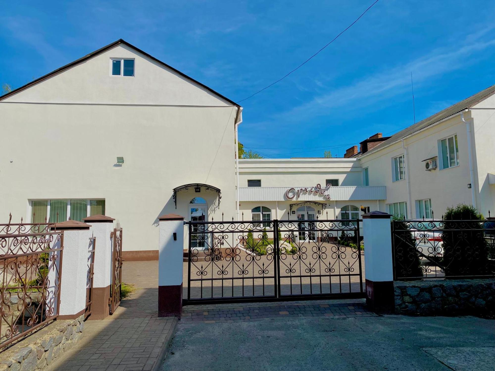 Орхідея Hotel Romny Bagian luar foto