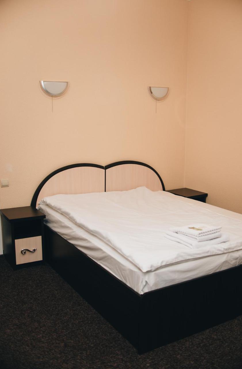 Орхідея Hotel Romny Bagian luar foto
